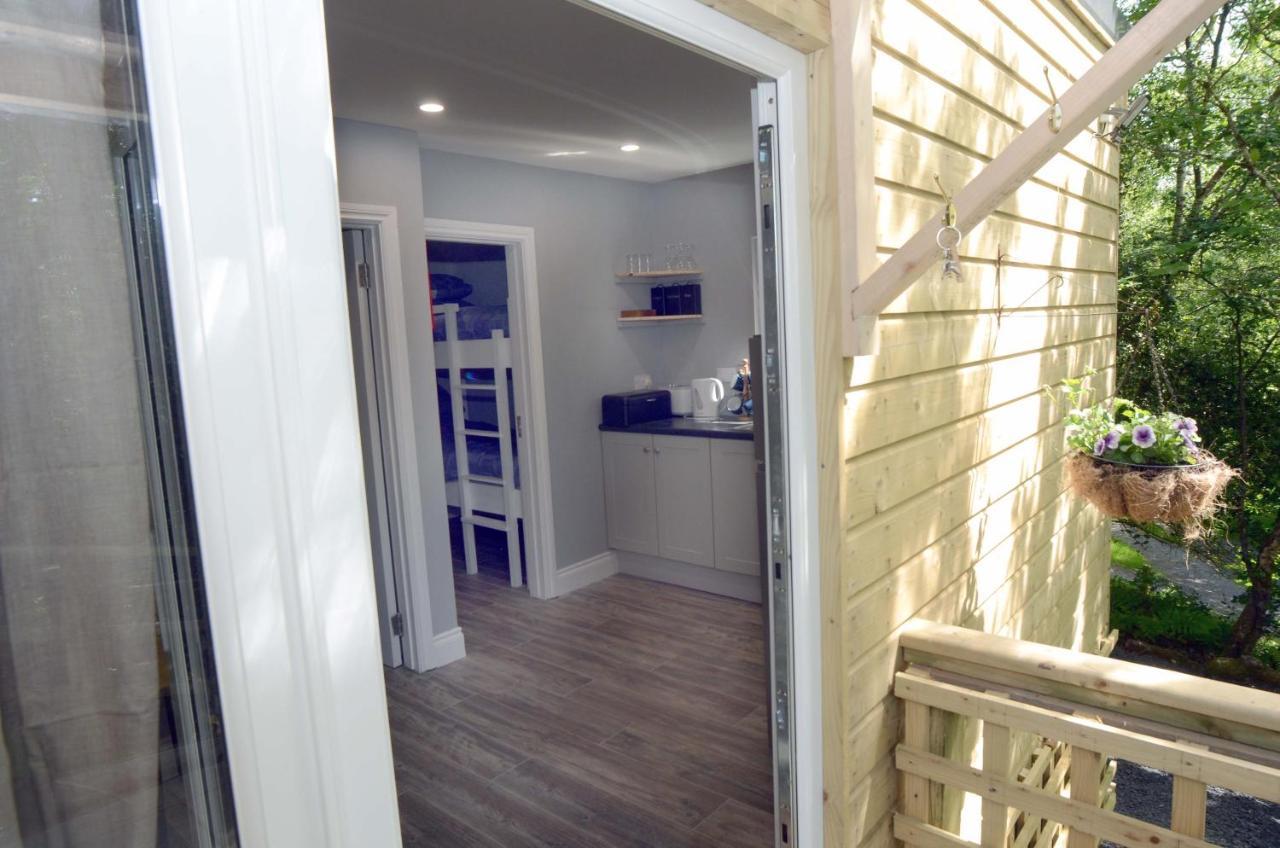 Tawny Lodge Westport Exterior photo